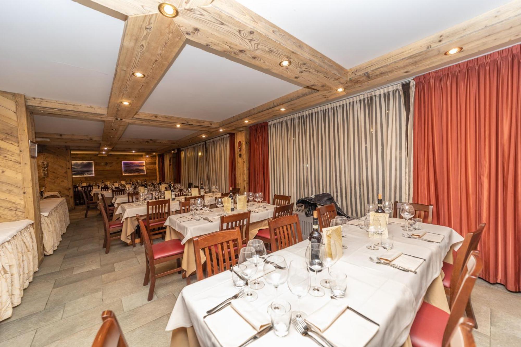 Hotiday Chalet Sestriere Vialattea Exteriör bild